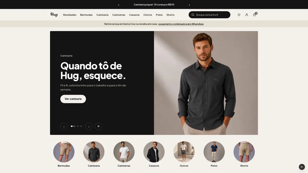 Vitrine de uma loja de roupas, com destaque e categorias